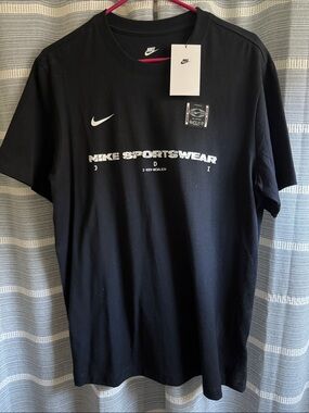 Nike Black Short-Sleeve 'Nike Sportswear' Logo Tee